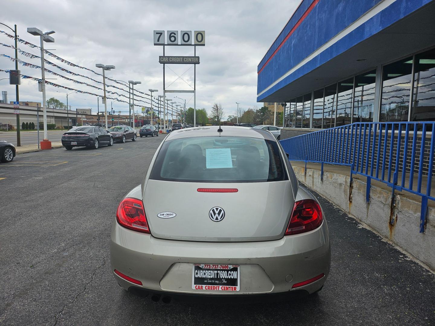 2012 SILVER Volkswagen New Beetle 2.5L w/Sunroof Sound and Nav (3VWJP7ATXCM) with an 2.5L L5 DOHC 20V engine, located at 7600 S Western Ave., Chicago, IL, 60620, (773) 918-3980, 0.000000, 0.000000 - Photo#3